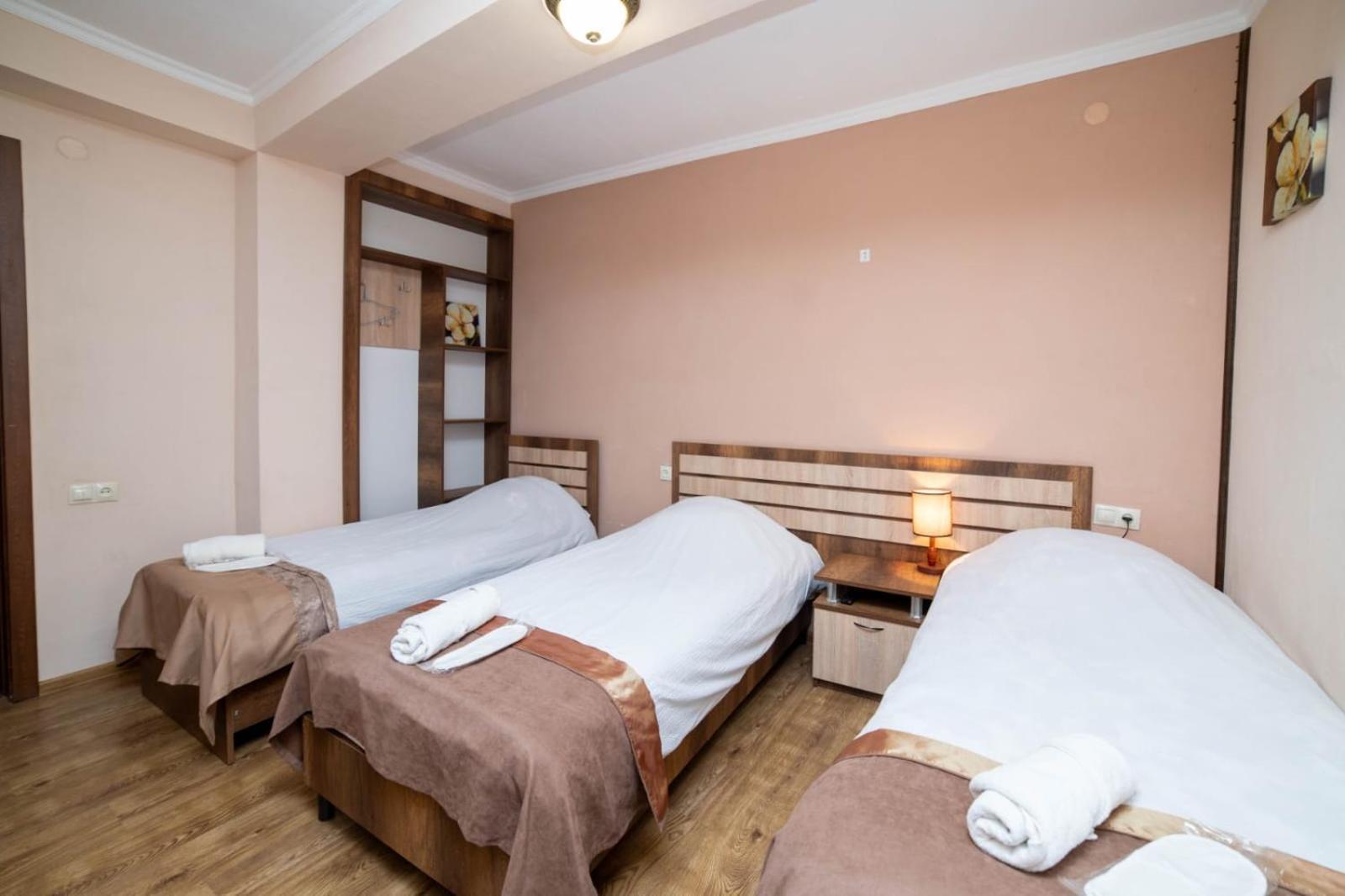 Guest House Kavkasioni 33 تأيلافي المظهر الخارجي الصورة
